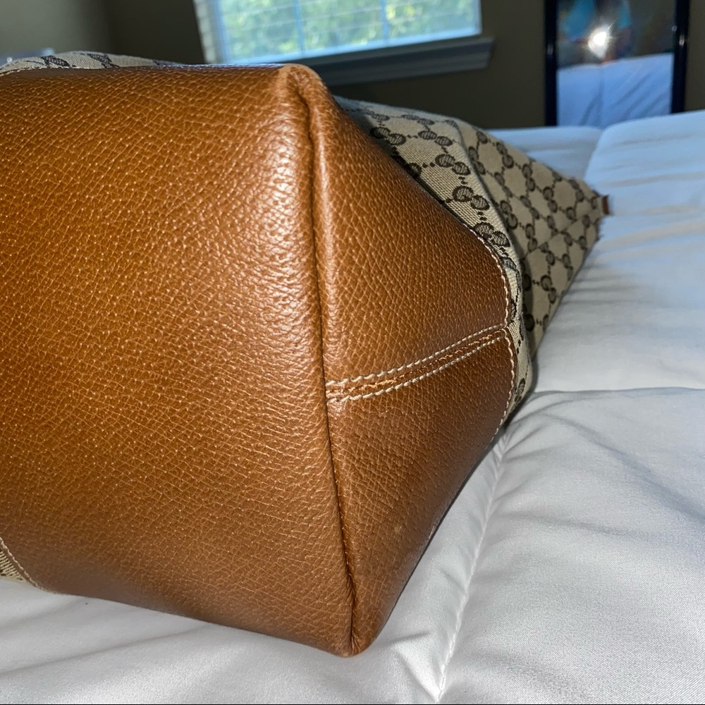 **SOLD**Gucci Bree Weekender Bag - Picture 11 of 16